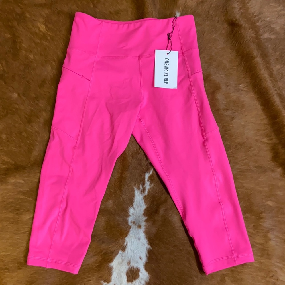 Zyia Hot Pink Pocket Light and Tight Leggings NWT Size 6-8